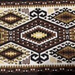 Traversă tradițională țesută, maro cu romburi, cu două fețe, 60x200 cm - imagine 2
