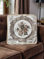 Față de pernă decorativă, crem cu flori - imagine 3