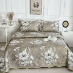 Cuvertură de pat, cu două fețe, 3 piese, model floral pe fond crem și maro